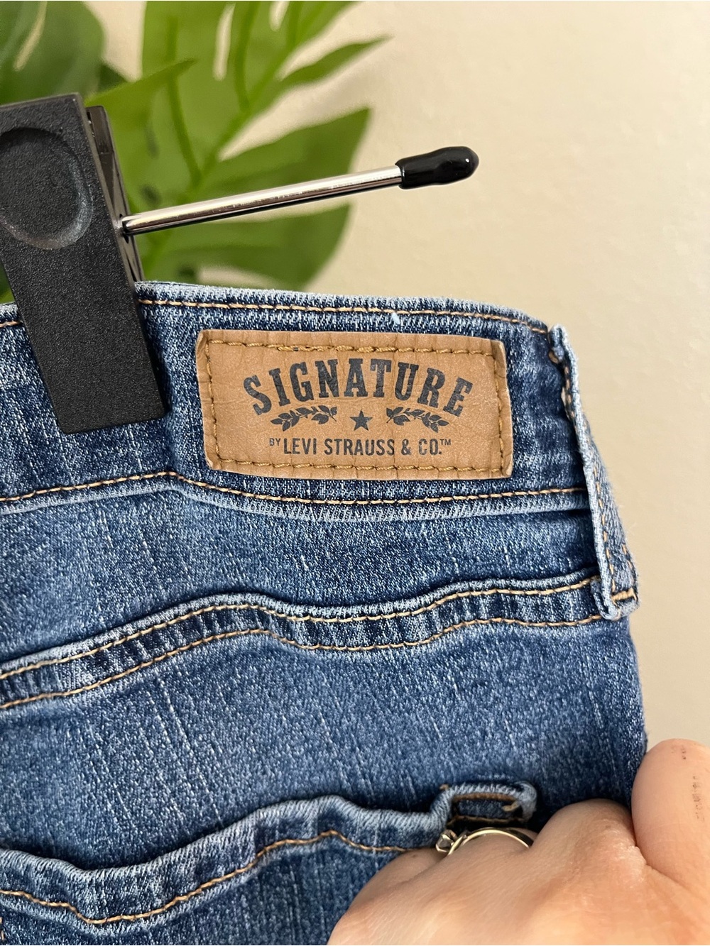👖Signature by Levi Strauss Blue Wash Modern Skinny Jeans size 12 Medium - Picture 5 of 6